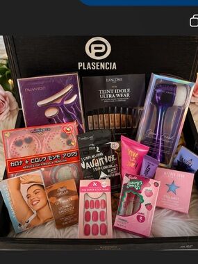 Beauty Box - Assorted Pink Makeup Collection